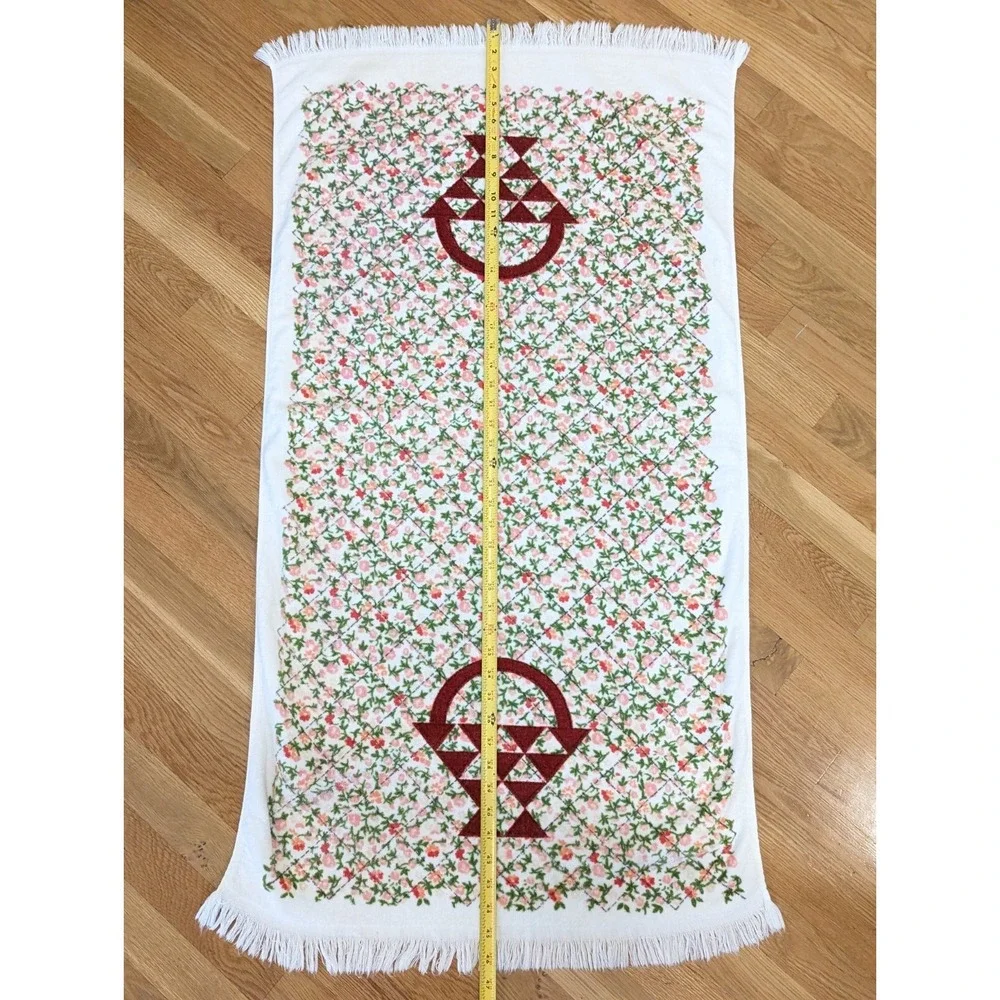 Vintage 80s Wamsutta Heritage Cotton Bath Towel w/Basket Quilt Floral Fringe